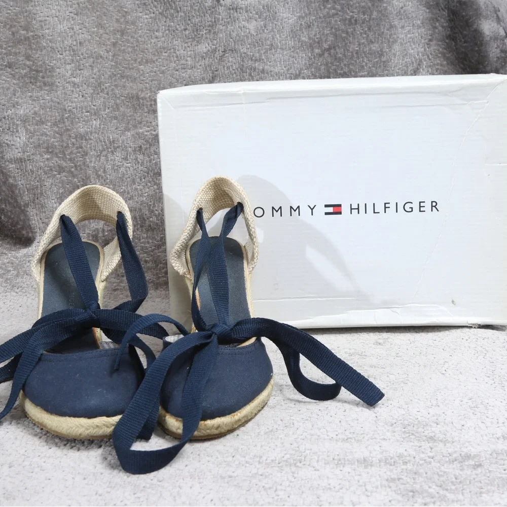 🎤🎉 Tommy Hilfiger “Tiffany” Canvas Strappy Espradille Wedge Shoes Sz 7.5 - Picture 2 of 9
